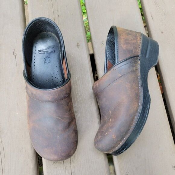 Dansko Professional Classic Brown Oiled Leather Platform Distressed Clogs 40 - Picture 1 of 8